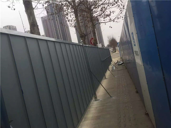 2米高彩钢板围挡价格图片